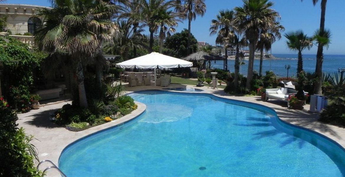 Palacete de lujo con vistas al mar 