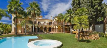 Lujo Moderno 14 Dormitorios Villa Cerca de la Playa.