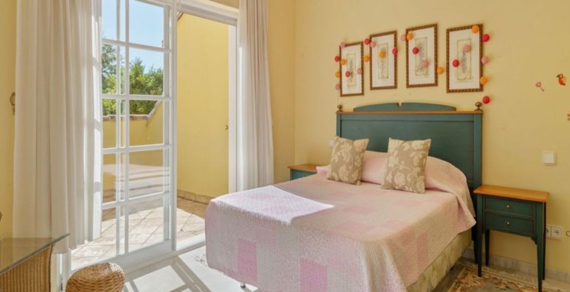 Villa clasica estilo andaluz en alquiler