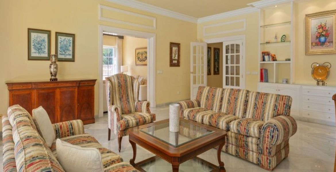 Villa clasica estilo andaluz en alquiler