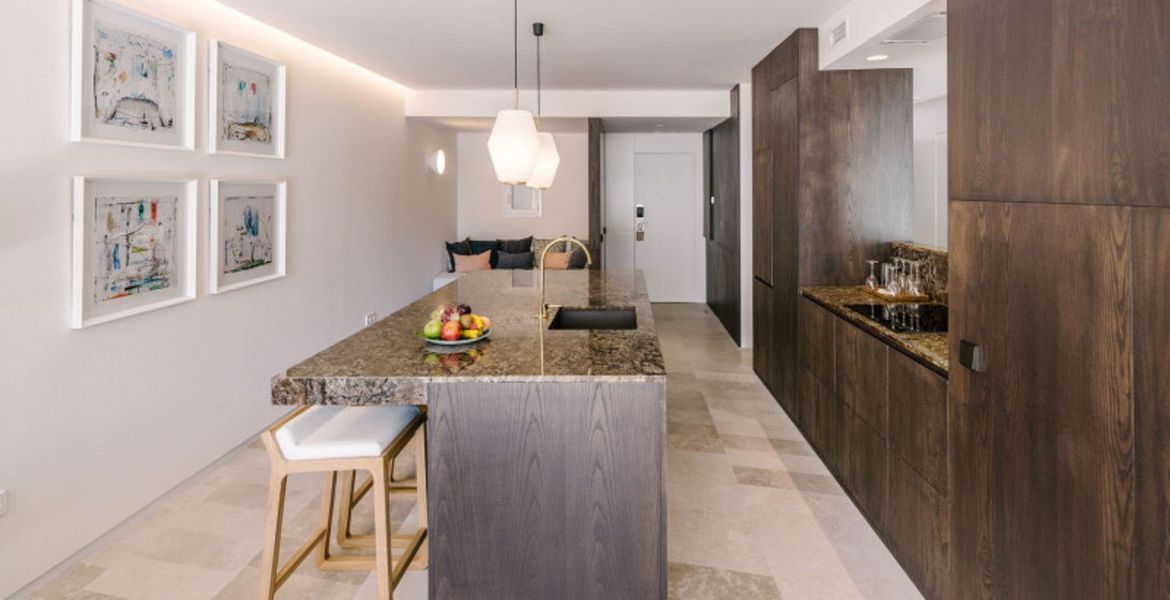 Private Suite for rent in the Hotel Puente Romano