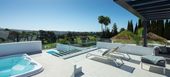Villa de luxe avec vue sur le golf et la mer