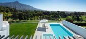 Villa de luxe avec vue sur le golf et la mer