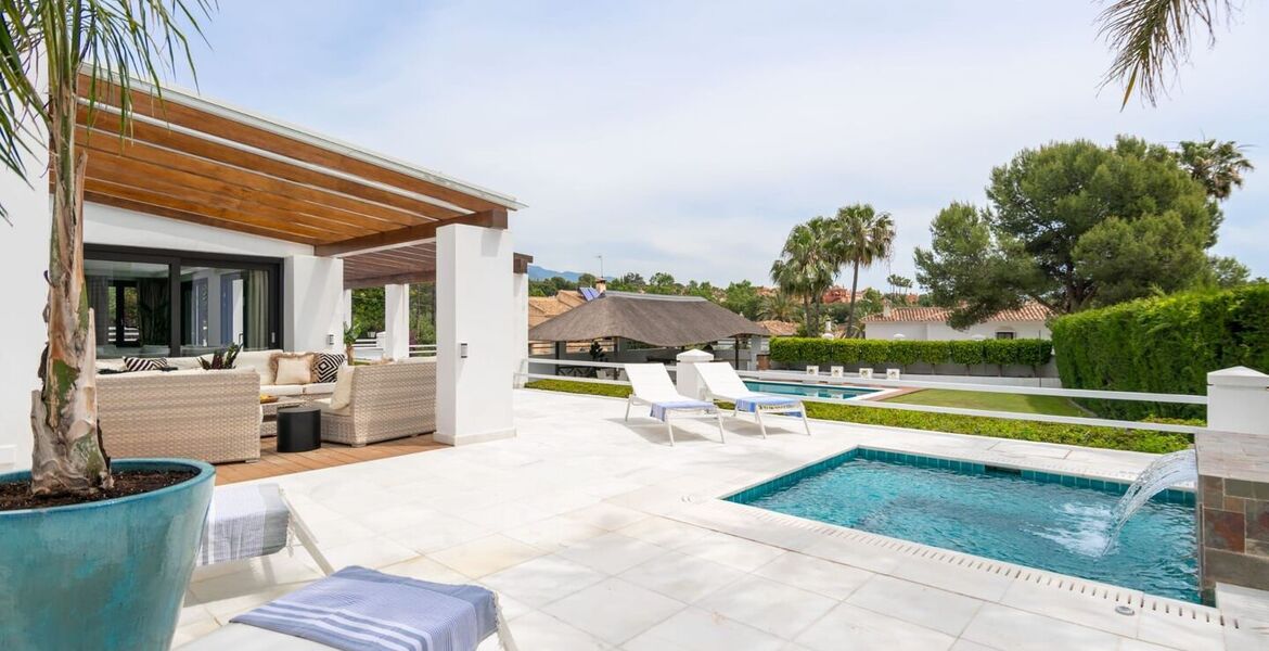 Villa Nueva Andalucia en Marbella 400m construidos