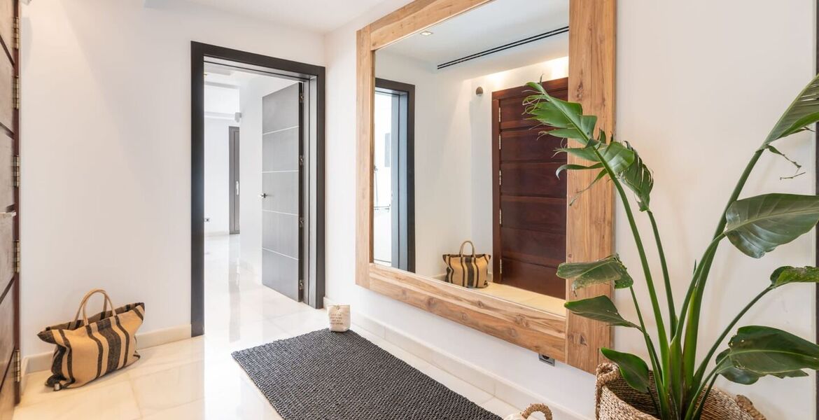 Villa Nueva Andalucia en Marbella 400m construidos
