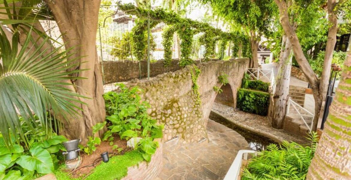 Suite Privada de tres Dormitorios en el Hotel Puente Romano