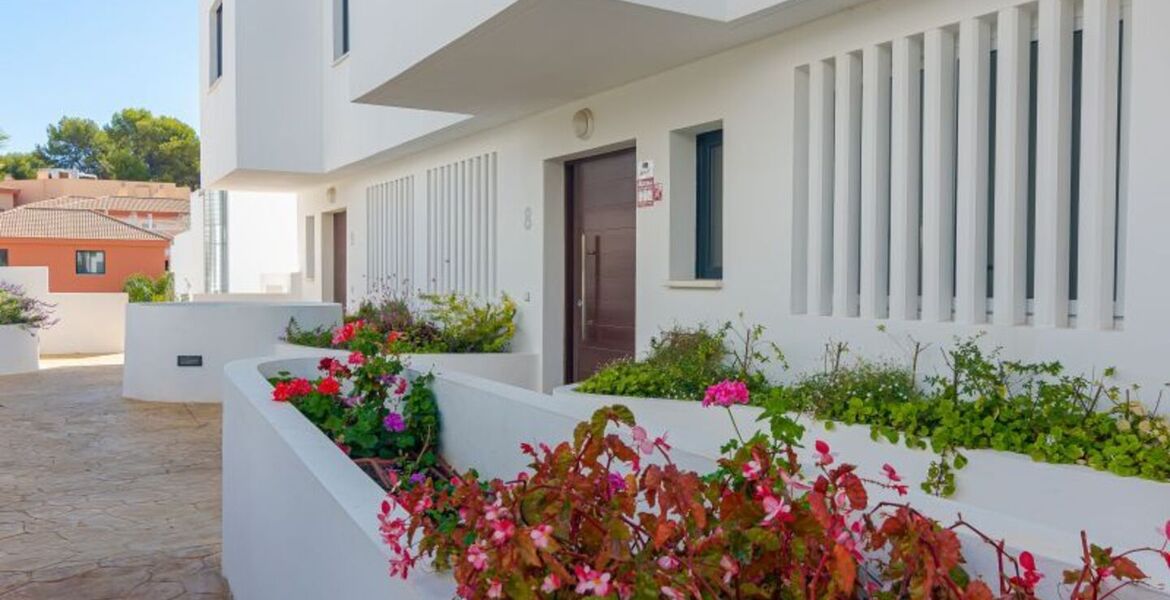 LUXUEUSE MAISON DE VILLE MODERNE AVEC VUE SUR LA MER DANS 
