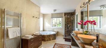 Villa Ibiza 5* avec 6 chambres 