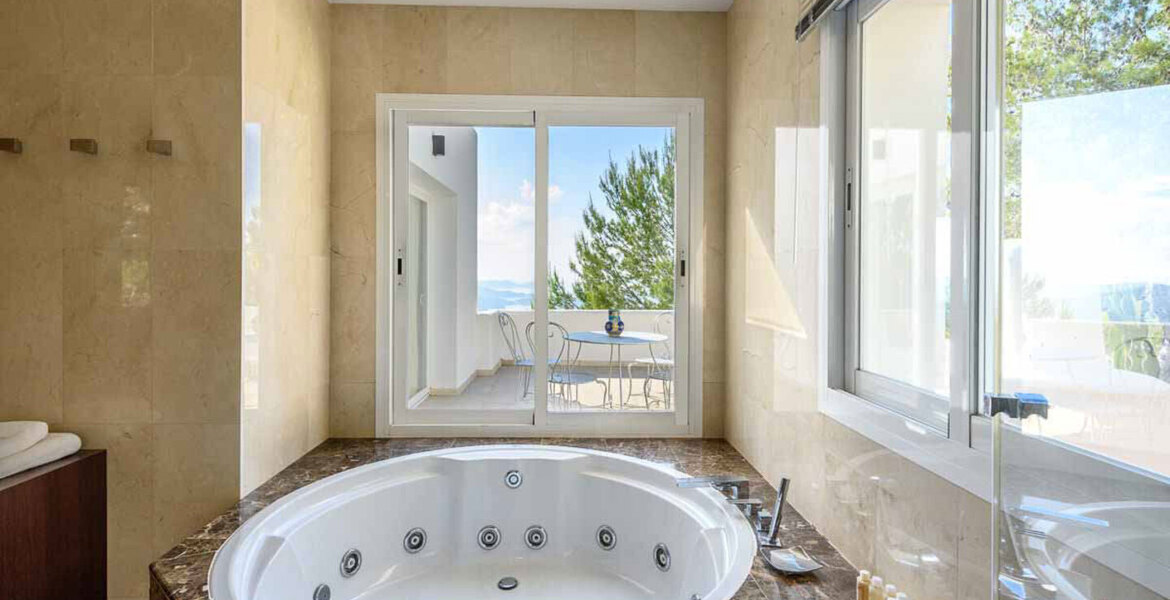 Villa Ibiza 5* avec 6 chambres 
