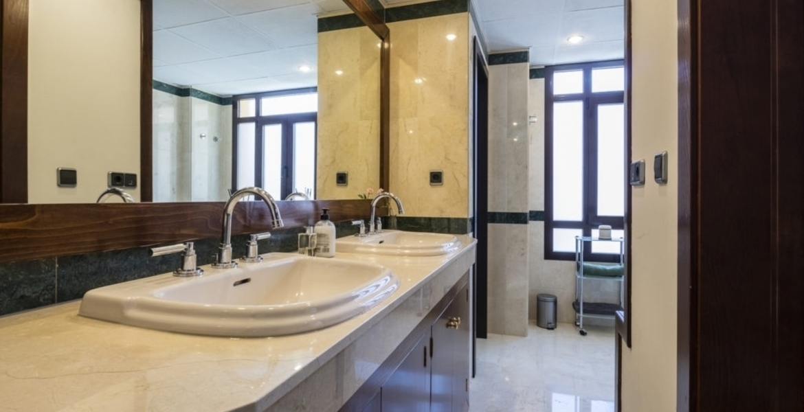Situated in one of Marbella’s best locations at just a stone