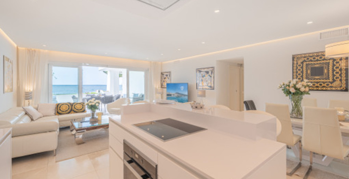 Exceptionnelle appartement en première ligne de plage à Mari