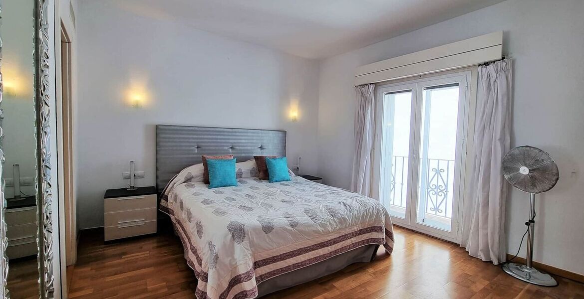 Apartamento en primera línea en Puerto Banús