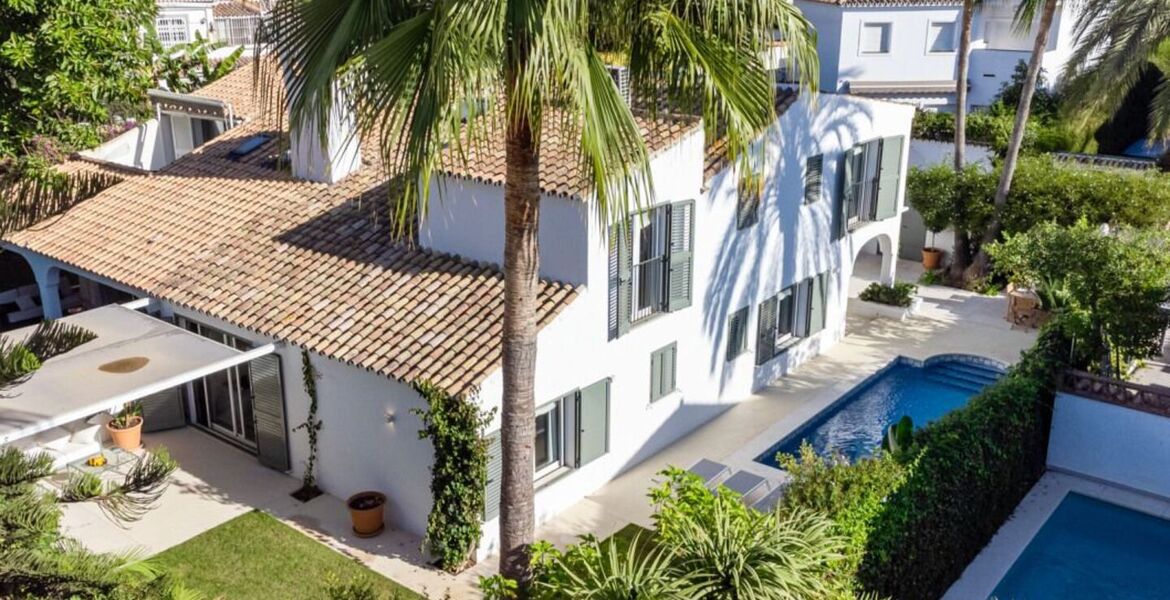 Villa de seis dormitorios en milla de oro