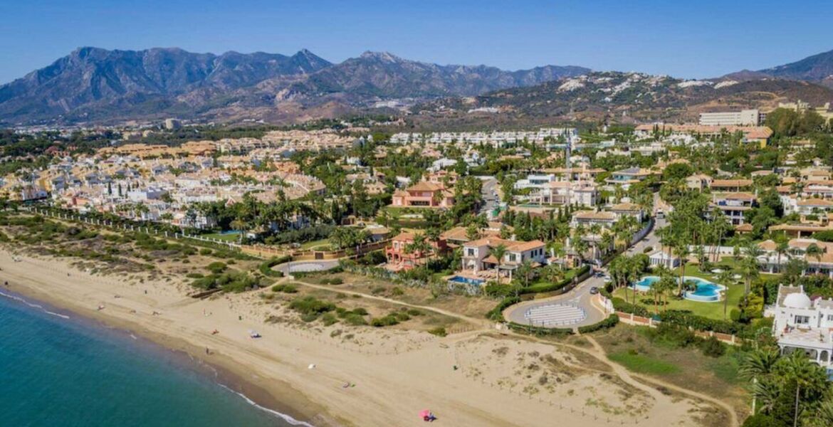 Beachfront Luxury Villa Los Monteros, Marbella