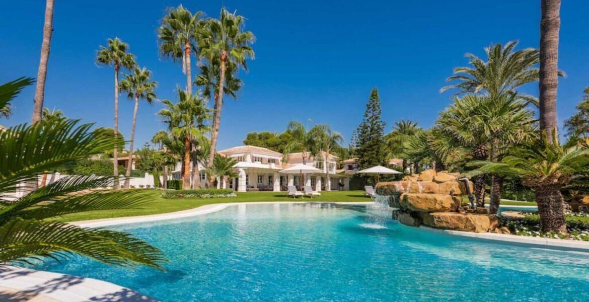 Beachfront Luxury Villa Los Monteros, Marbella