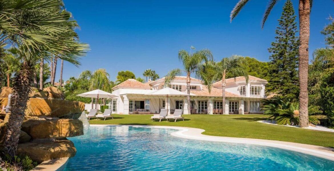 Beachfront Luxury Villa Los Monteros, Marbella