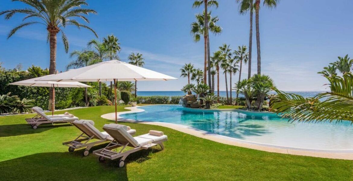 Beachfront Luxury Villa Los Monteros, Marbella