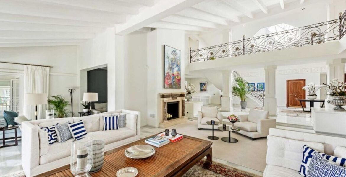 Beachfront Luxury Villa Los Monteros, Marbella