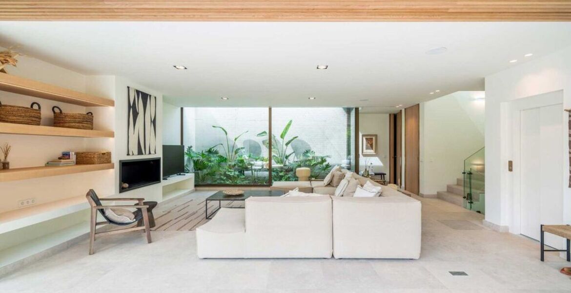 Modern Villa for rent in Benahavis