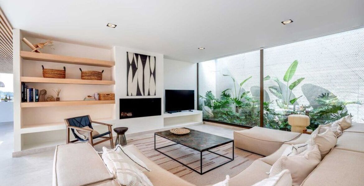Modern Villa for rent in Benahavis