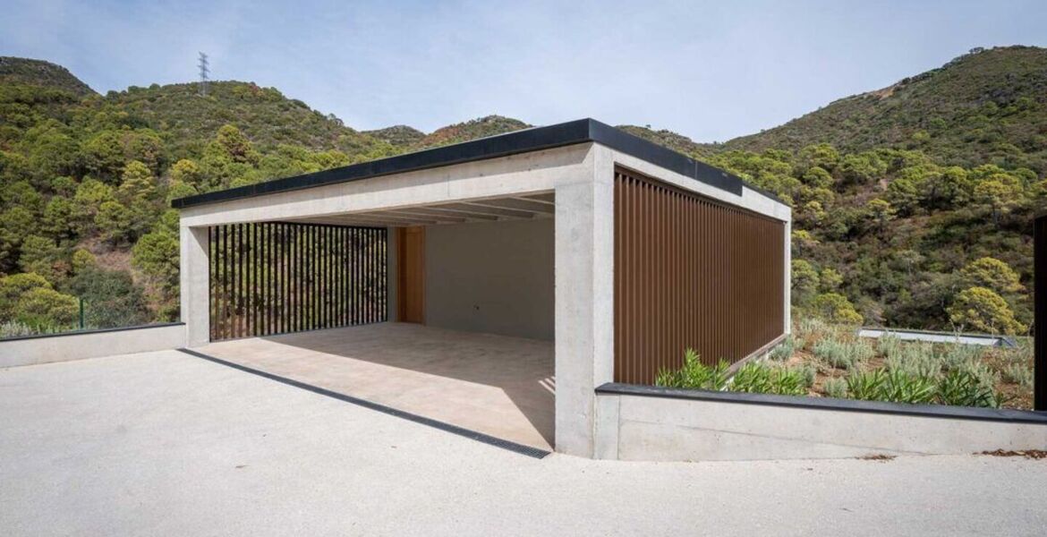 Modern Villa for rent in Benahavis