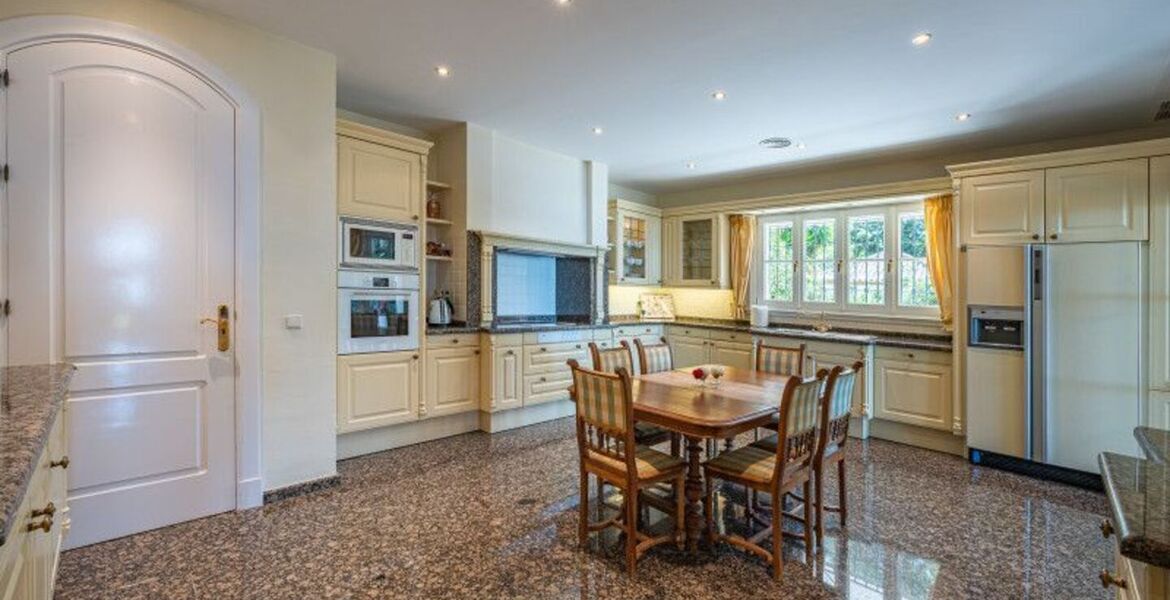 Villa for rent in Golden Mile Marbella