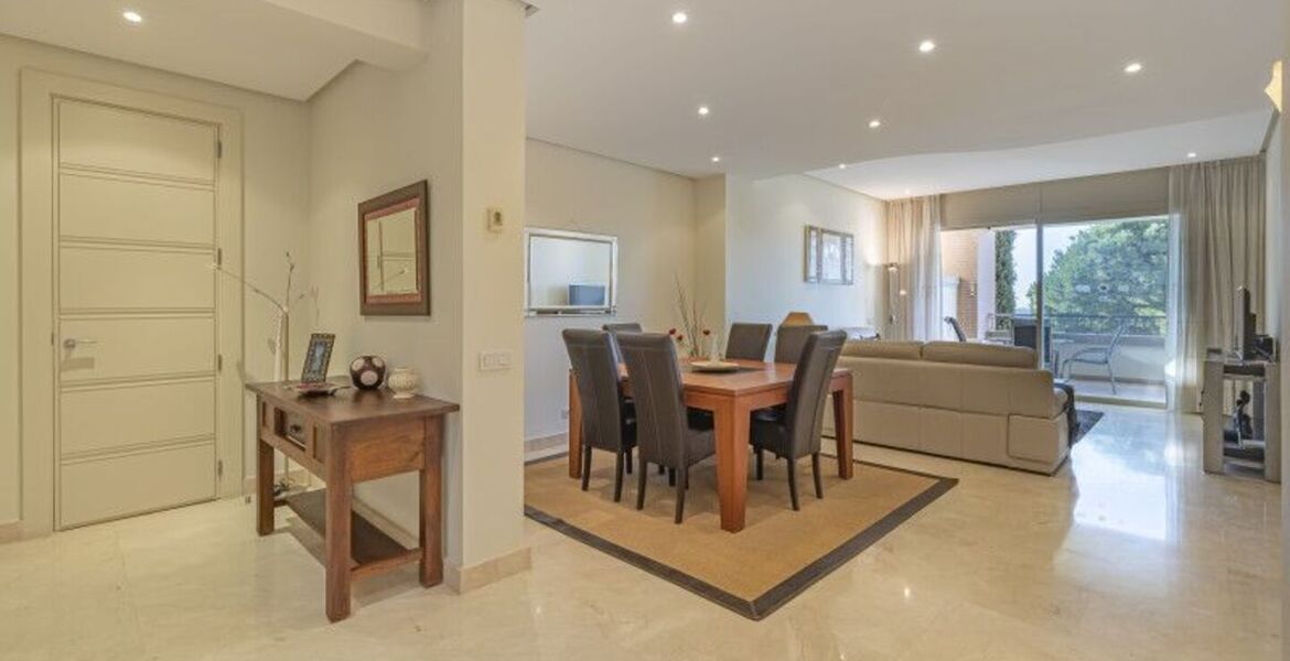 Apartment with sea views for rent in Golden Mile
