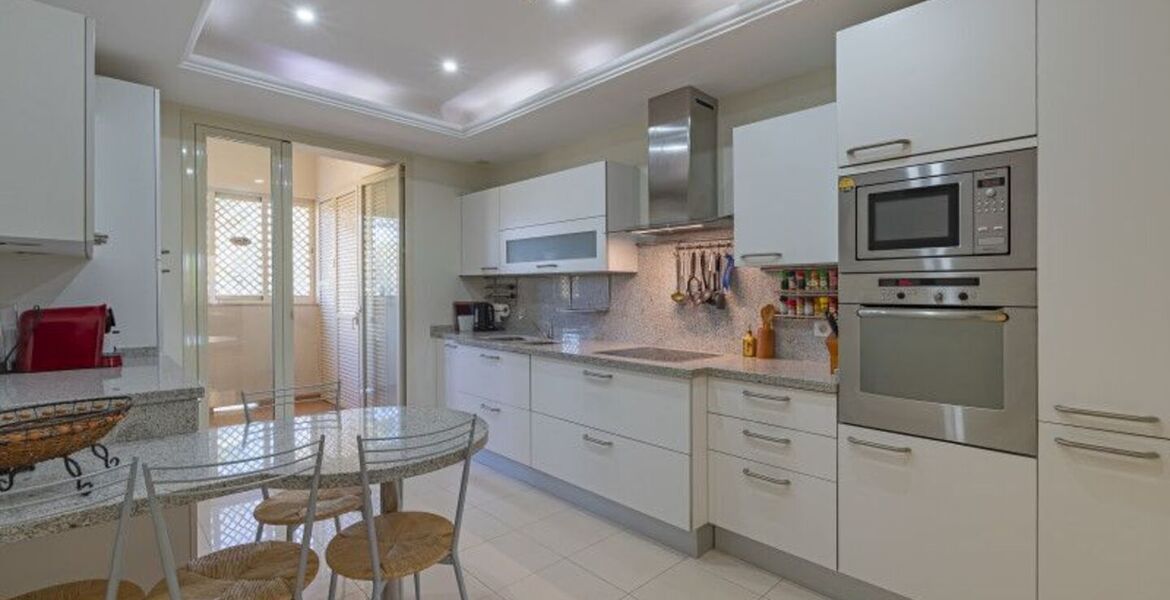 Apartment with sea views for rent in Golden Mile