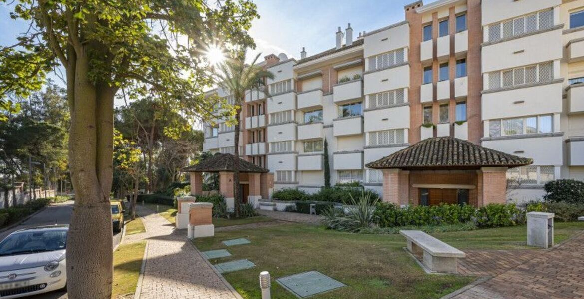 Apartment with sea views for rent in Golden Mile
