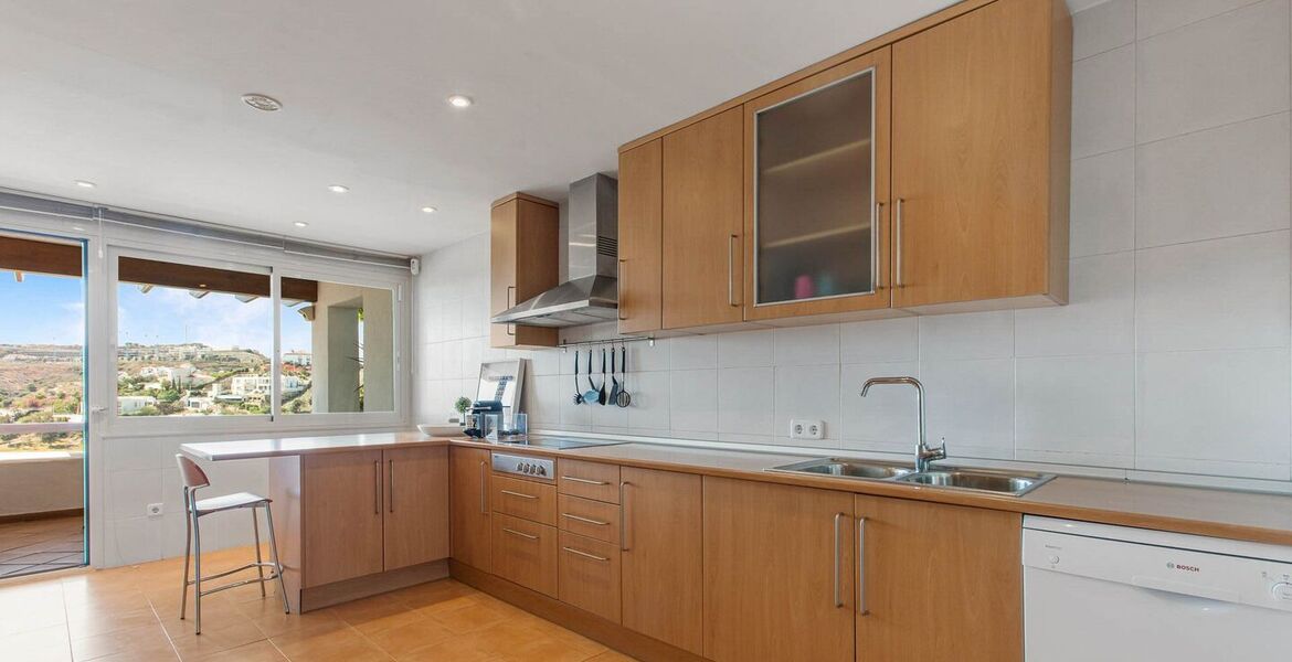 Villa for rent in Benahavis