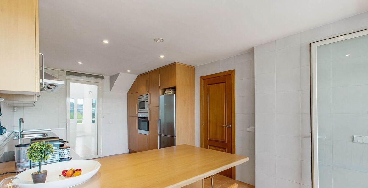 Villa for rent in Benahavis