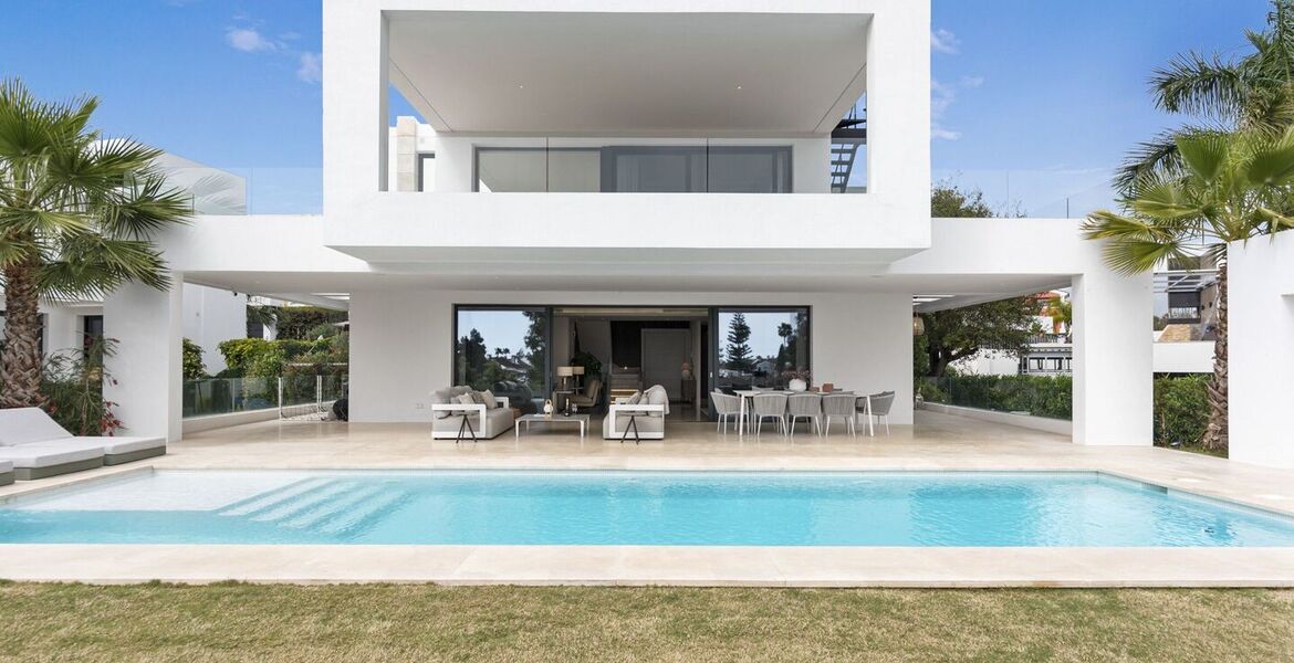Villa for rent in Estepona