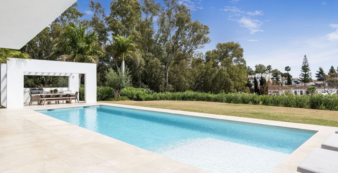 Villa for rent in Estepona