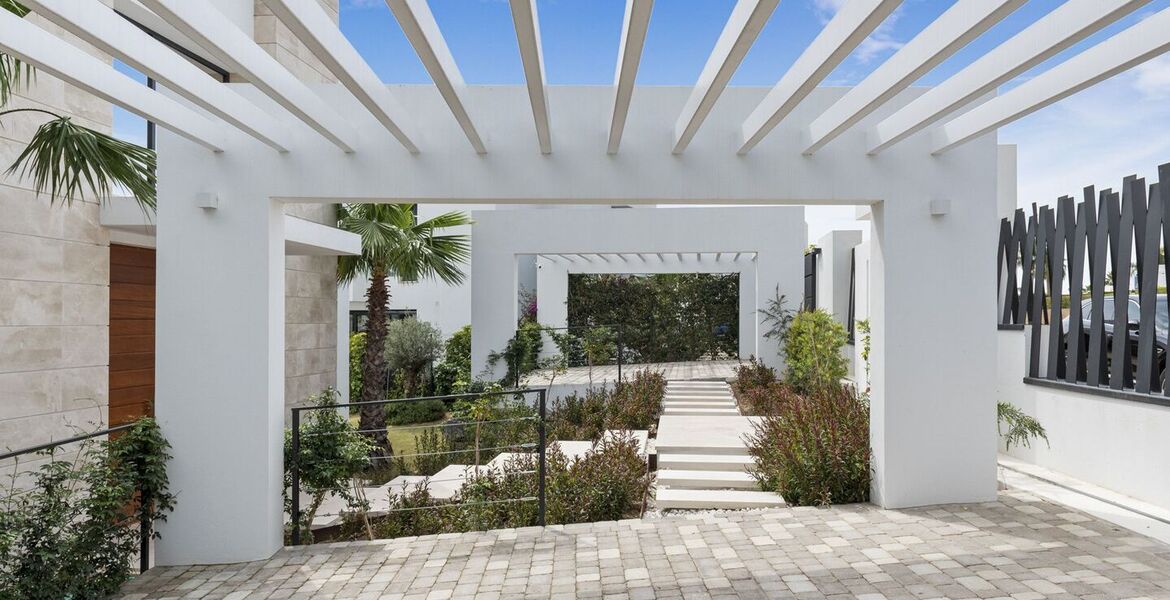 Villa for rent in Estepona
