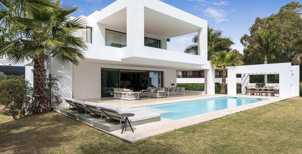 Villa for rent in Estepona