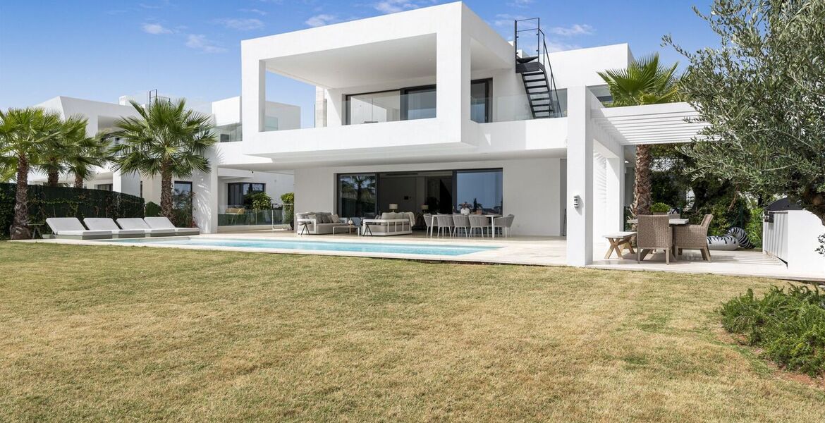 Villa for rent in Estepona