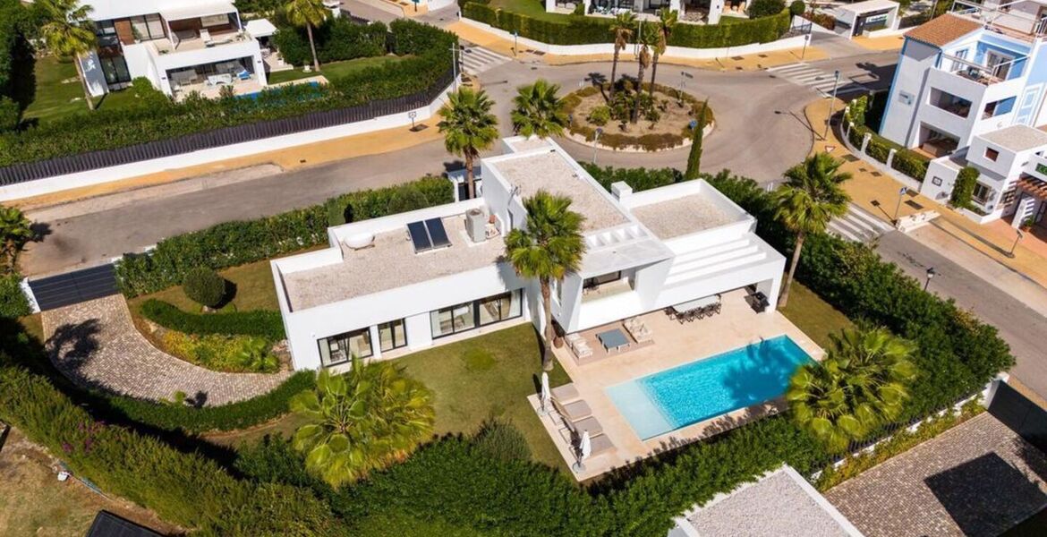 Villa for rent in Estepona