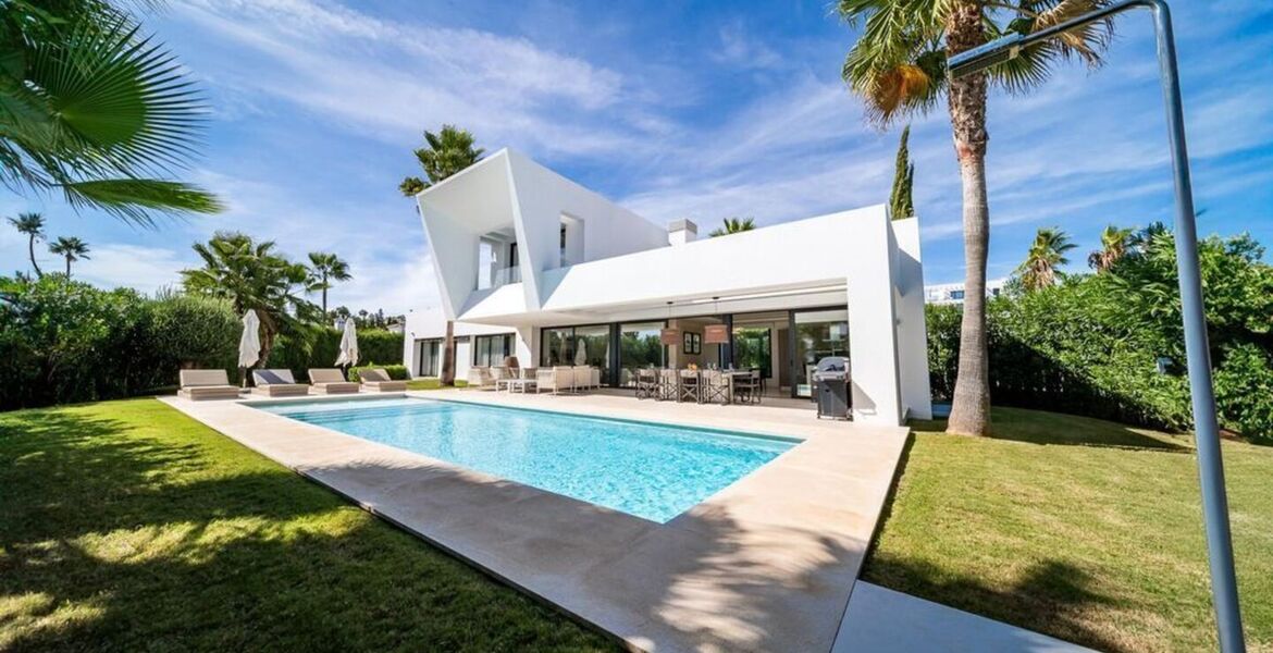 Villa for rent in Estepona