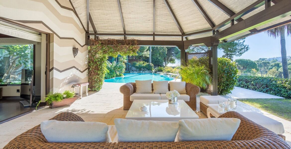 Villa en alquiler en Rio Real Marbella
