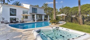 Villa de luxe à Nueva Andalucia avec piscine chauffée