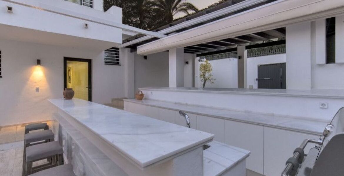 Villa de luxe à Nueva Andalucia avec piscine chauffée