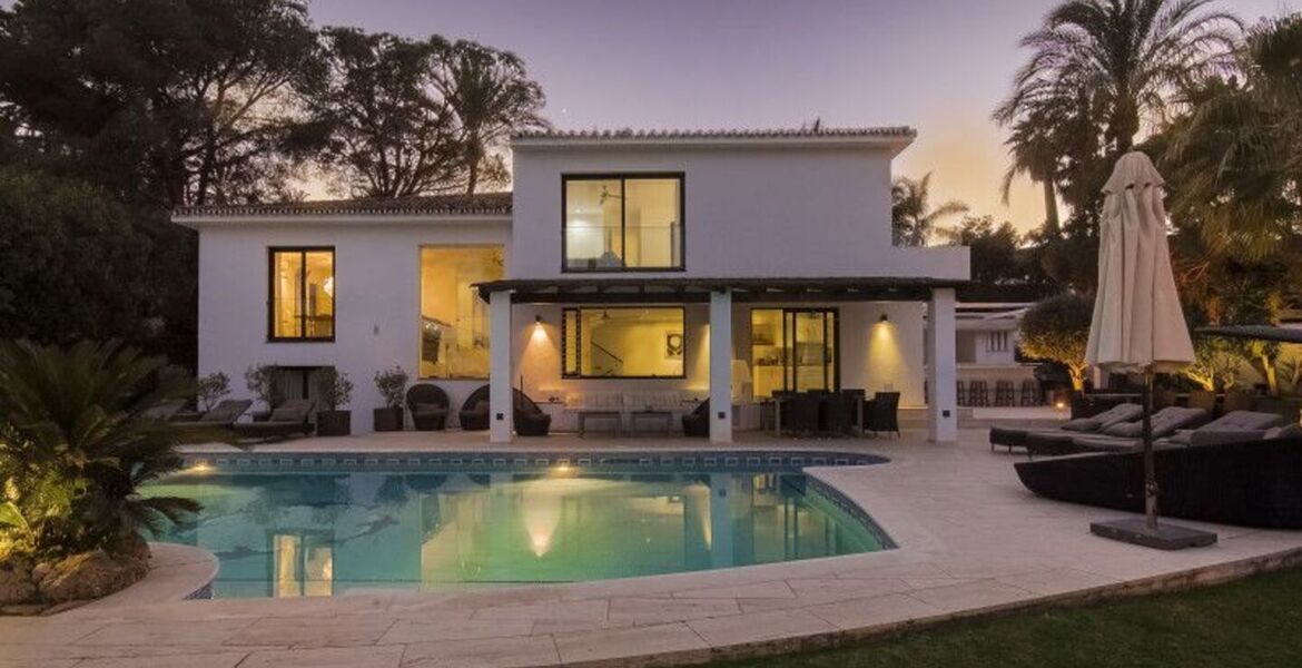 Villa de luxe à Nueva Andalucia avec piscine chauffée