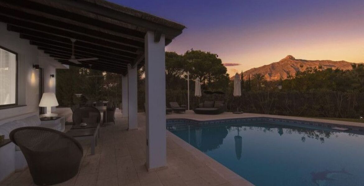 Villa de luxe à Nueva Andalucia avec piscine chauffée