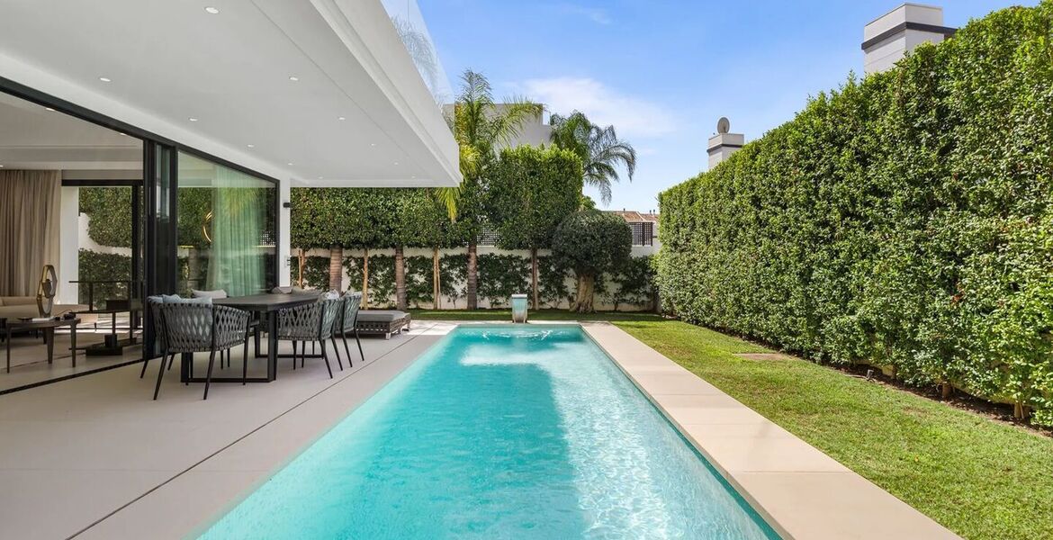 Modern 4-Bedroom Villa in Rio Verde with Private Pool