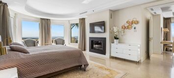 Villa in Marbella with Breathtaking Sea and Mountain Views