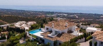 Villa in Marbella with Breathtaking Sea and Mountain Views