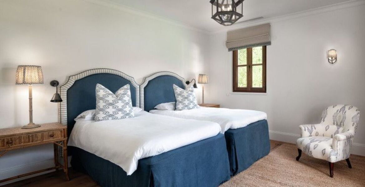 Villa de lujo en la Milla de Oro de Marbella con piscina