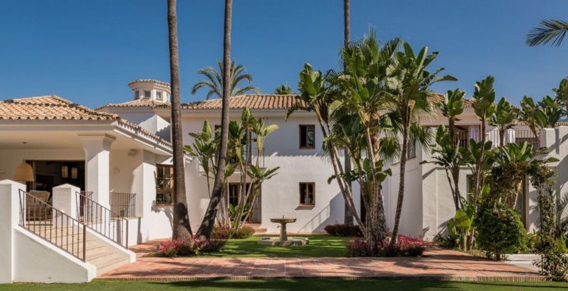 Villa de lujo en la Milla de Oro de Marbella con piscina