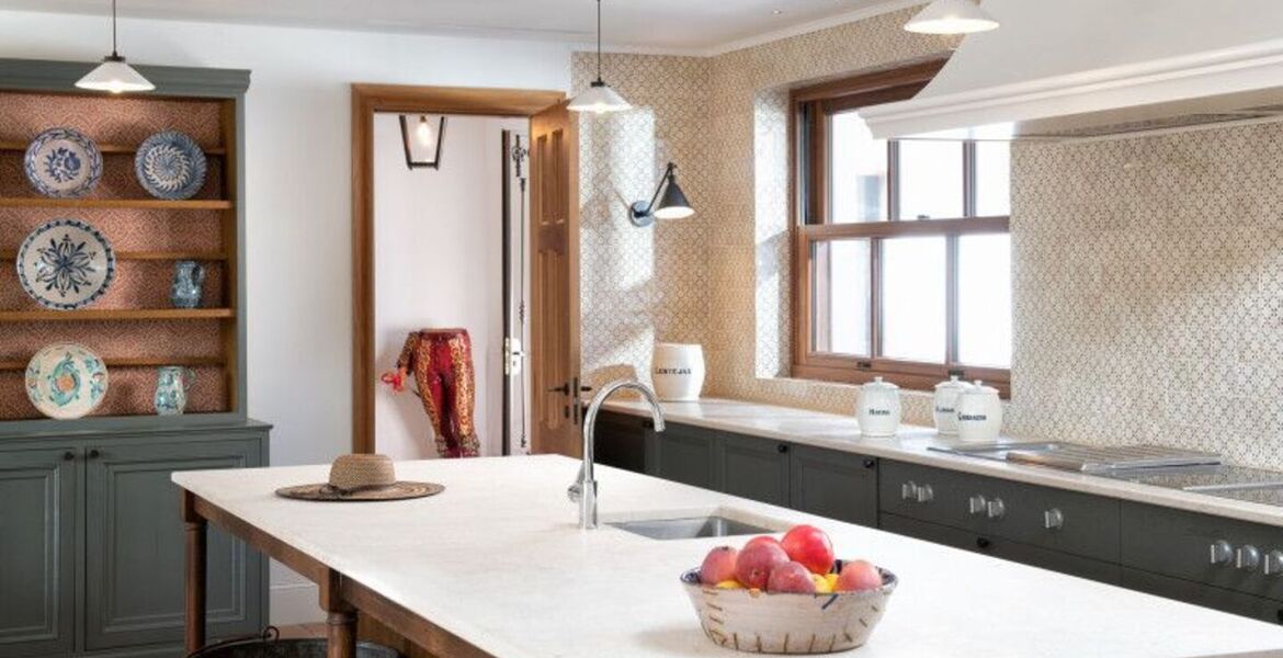 Villa de lujo en la Milla de Oro de Marbella con piscina