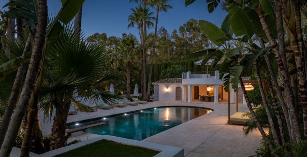 Villa de lujo en la Milla de Oro de Marbella con piscina